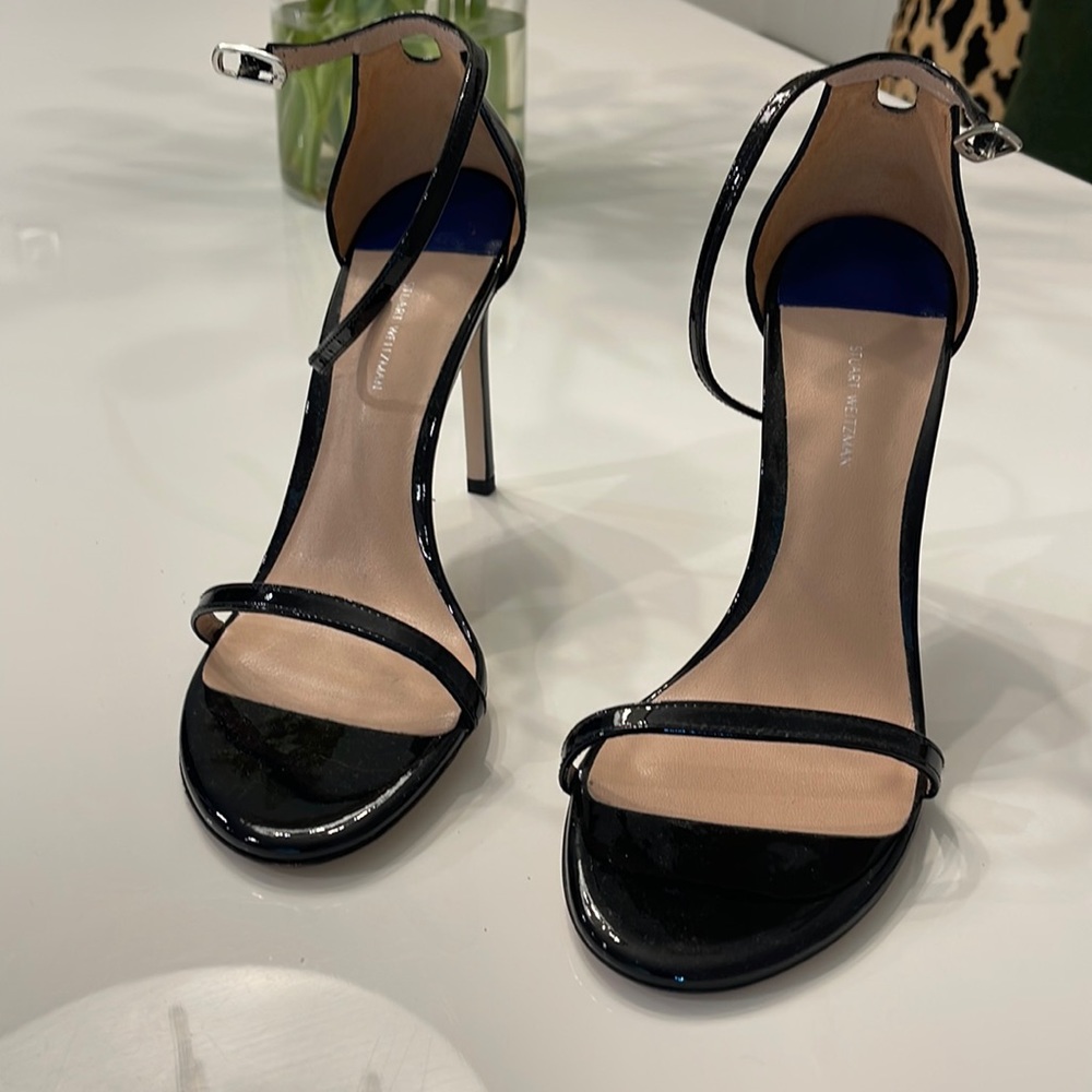 New Stuart Weitzman Nudiscurve Black Patent Leather Strappy Sandals Size 9.5